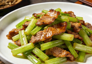 芹菜炒牛肉