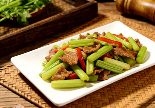 芹菜炒肉