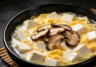 香菇鸡蛋豆腐煲