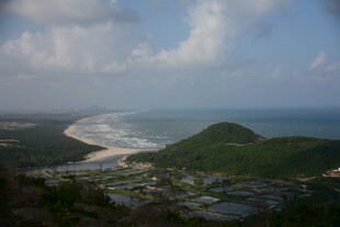 山海相依的美丽海滨风光