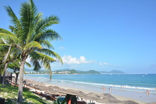 美丽海滨沙滩风光