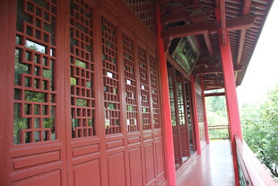 中式红窗长廊古韵十足