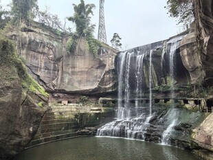 壮观自然瀑布景观