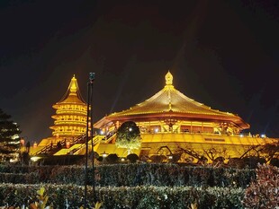 洛阳夜景古建筑璀璨夺目