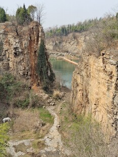 峡谷风光 山水相依