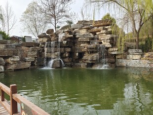 园林中式水景假山瀑布