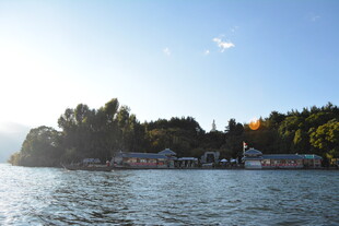 湖畔风光 宁静的水上景致