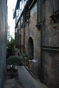 古老巷道中的建筑景致