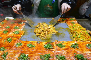 街头美味 多彩小吃现场制作