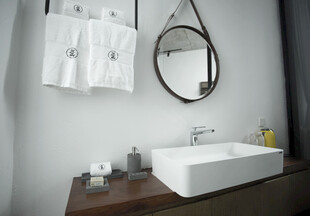 简约风浴室洗手台设计