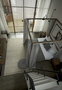 现代简约风格室内旋转楼梯