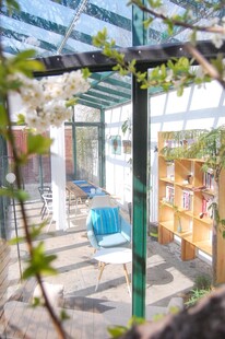 户外休闲小庭院一角