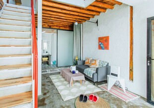 现代简约风室内楼梯一角