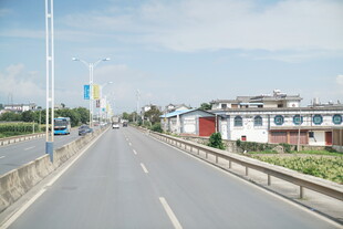 乡村宽阔公路风景