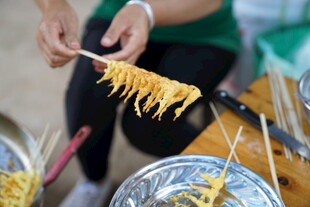 拉丝芝士玉米棒制作瞬间