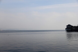 海边孤岩 宁静辽阔之景