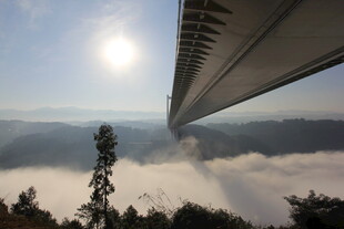 云端大桥 阳光云海中的壮美