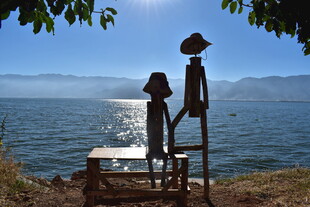 湖畔木偶 静谧美好时光