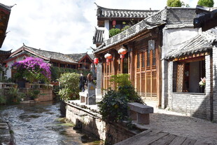 古色古香的中式水乡小巷