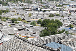 俯瞰古村落屋顶景观