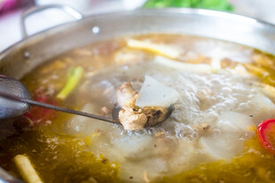 美味滋补的养生汤锅