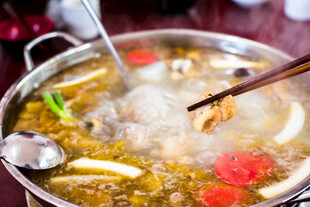 热气腾腾的美味火锅涮菜