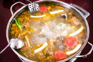 热气腾腾的美味火锅