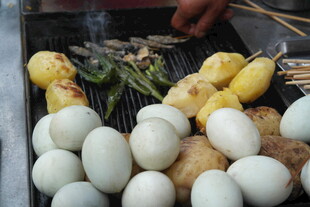 户外烧烤食材丰富多样