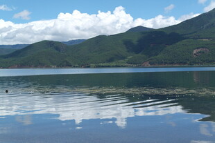 宁静山水湖景风光