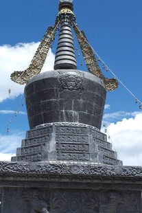 古老藏式佛塔 庄严神圣