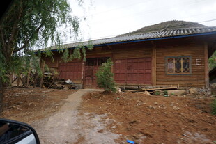 乡村古朴小屋 宁静自然景