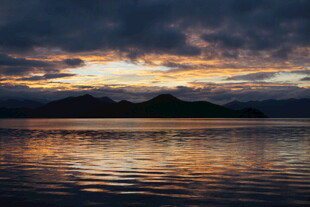 海上壮丽日落景观