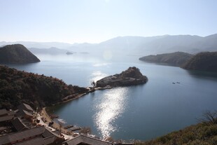 美丽海湾中的岛屿风光