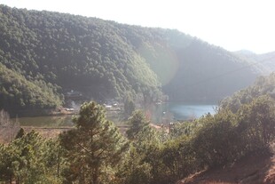 山间湖泊自然风光美景