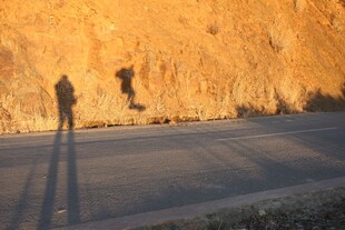 夕阳下的独行者