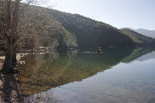 宁静山湖景 自然好风光