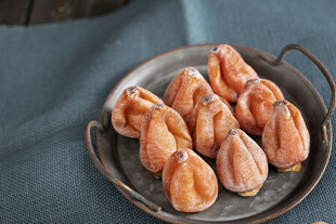 一盘美味的柿饼