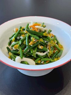 白玉菇炒小黄瓜仔