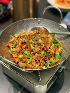 锅中美味小炒肉