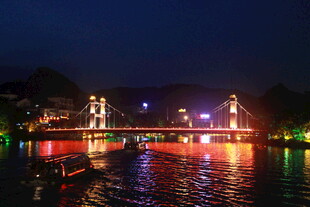 夜晚河畔绚丽灯光桥景