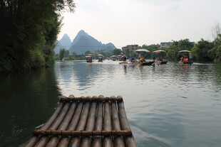 漓江竹筏 山水间悠然景致