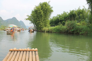 漓江竹筏漂流美景