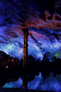 梦幻溶洞景观 光影璀璨