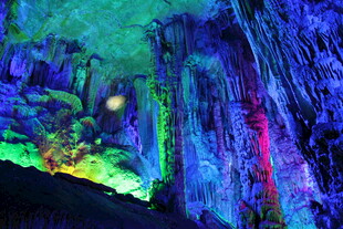 桂林梦幻溶洞景观