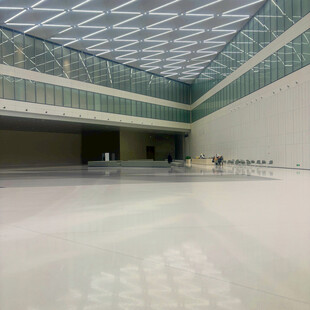 空旷室内空间展示