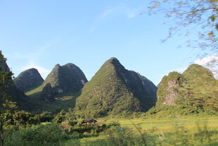 秀丽山间田园风光