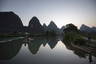 漓江山水倒影绝美风光