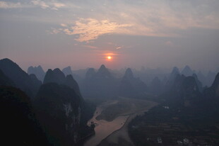 漓江日出山水美景