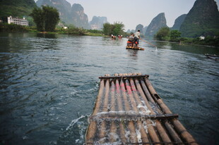 漓江竹筏漂流美景