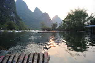漓江山水竹筏美景